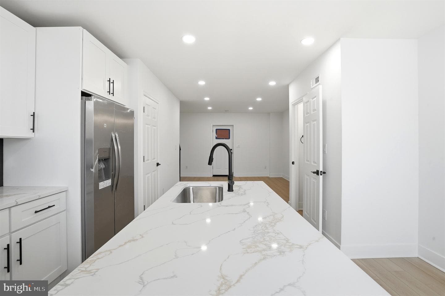 6621 N Uber Street photo 8
