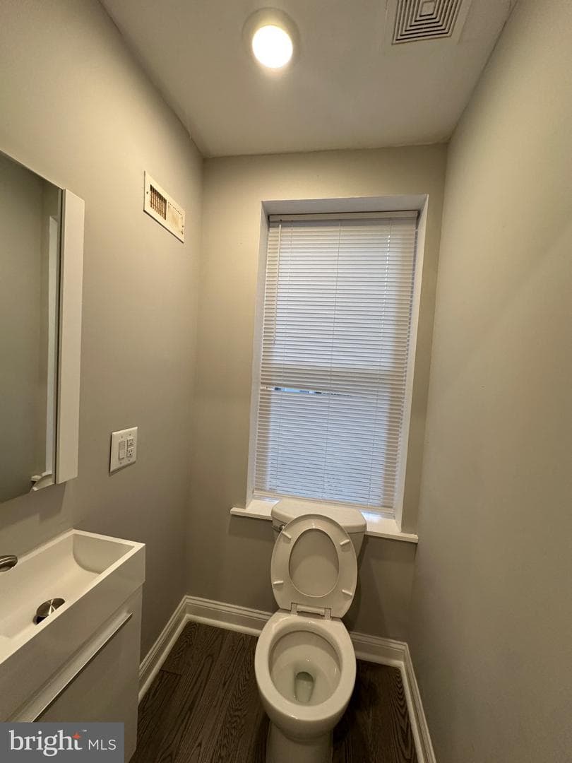 5031 Ludlow Street photo 10
