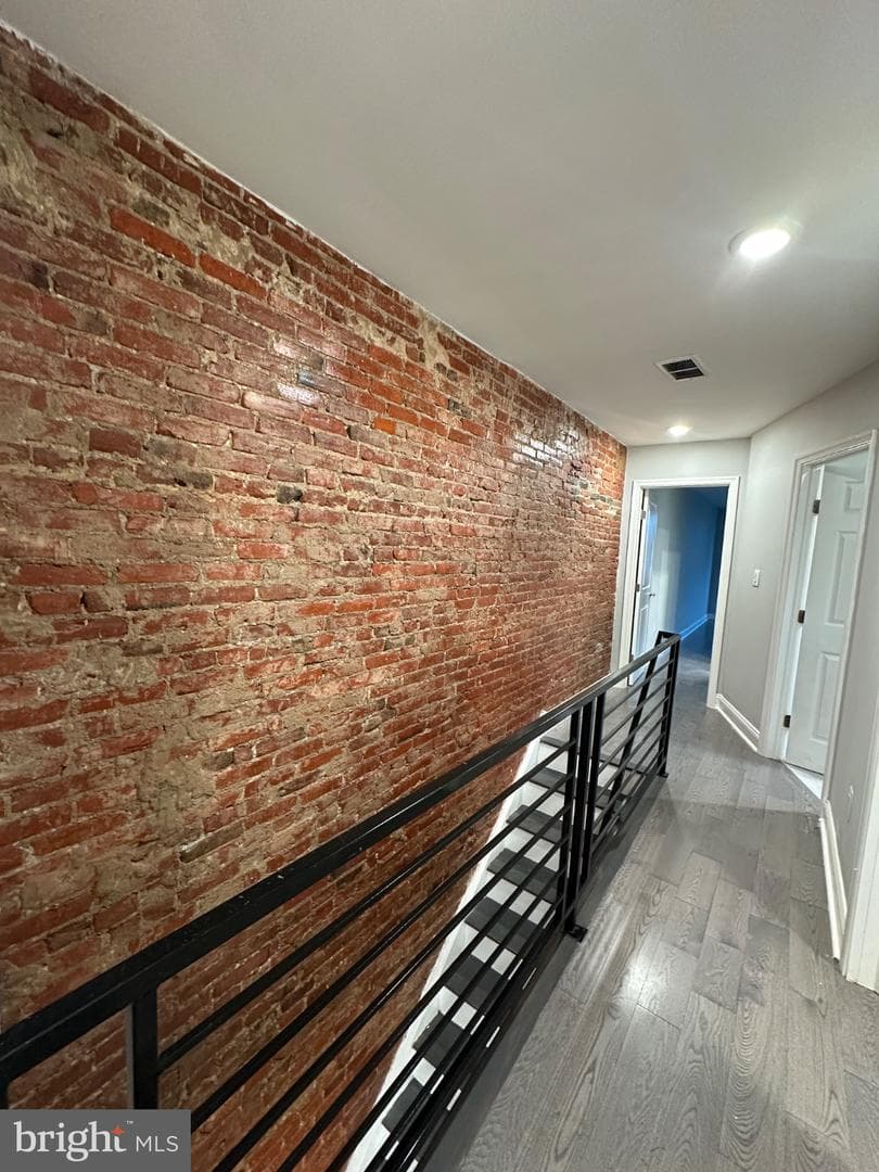 5031 Ludlow Street photo 12