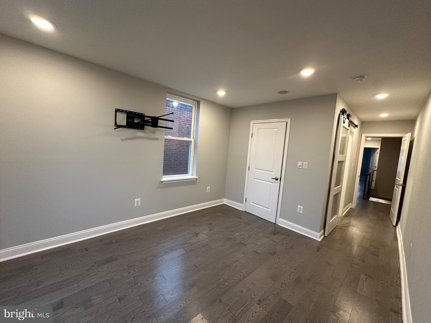 5031 Ludlow Street photo 13