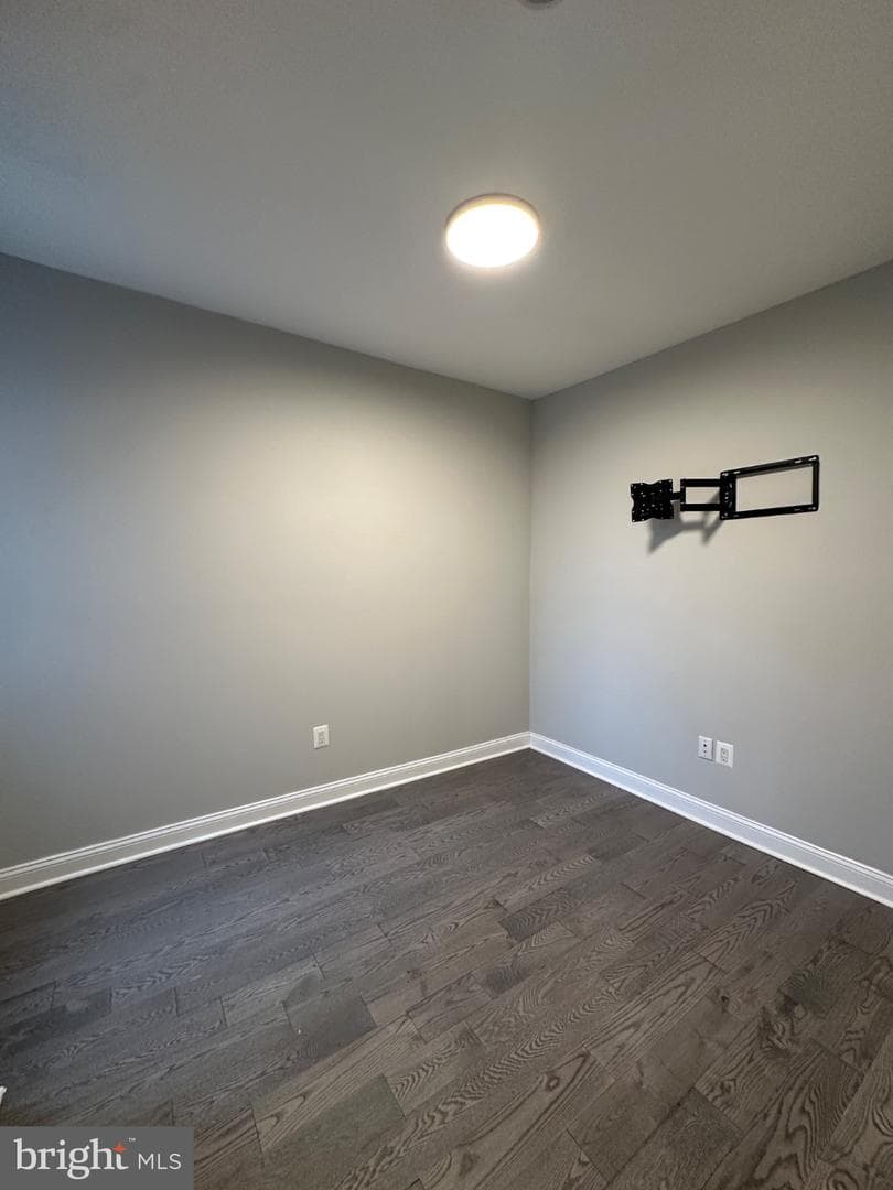 5031 Ludlow Street photo 21