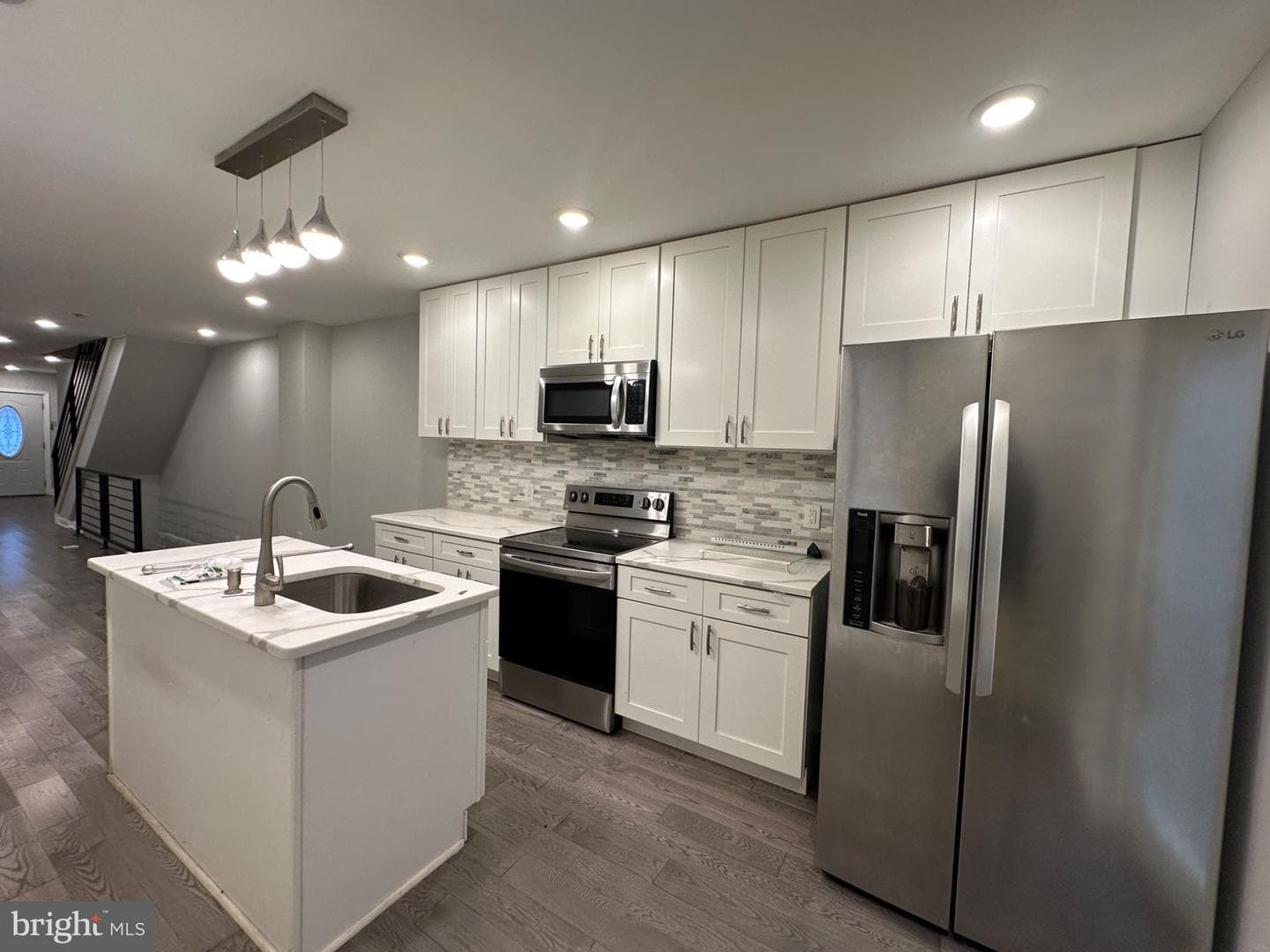 5031 Ludlow Street photo 6