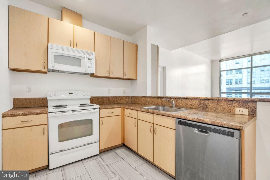 111 N 9th Street #707 photo 1