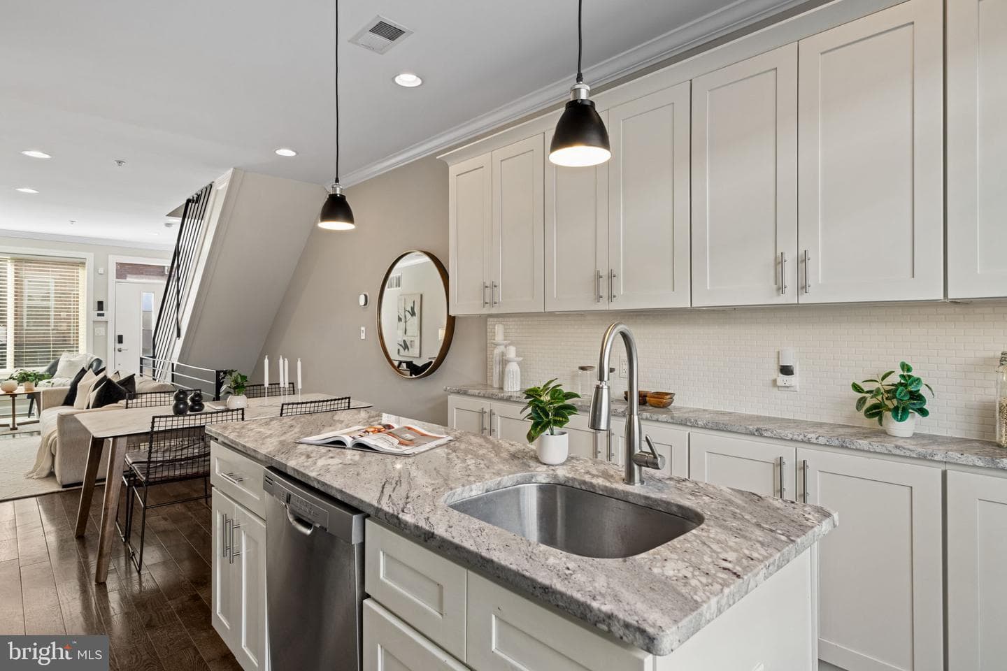 2051 Fernon Street photo 17