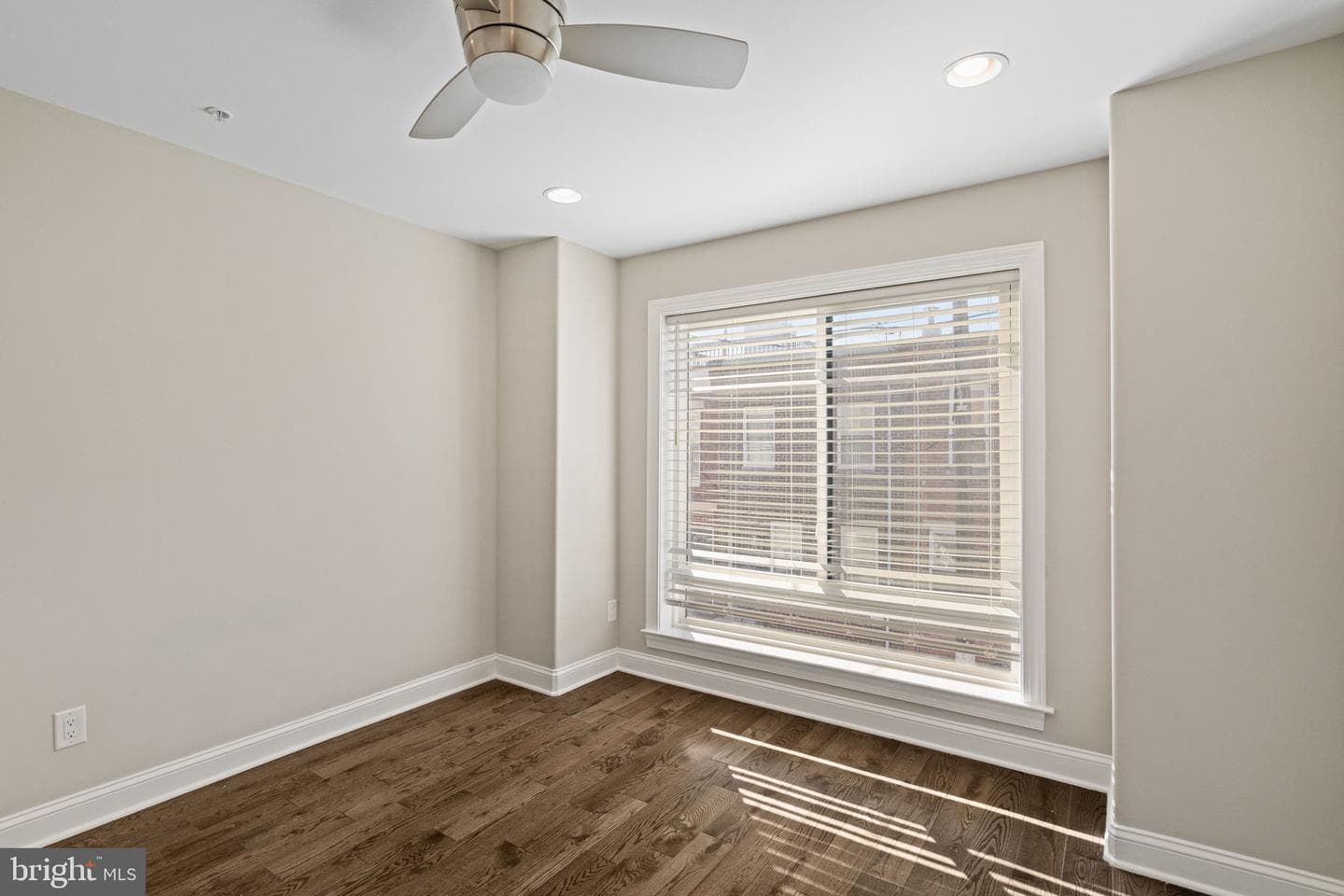 2051 Fernon Street photo 25