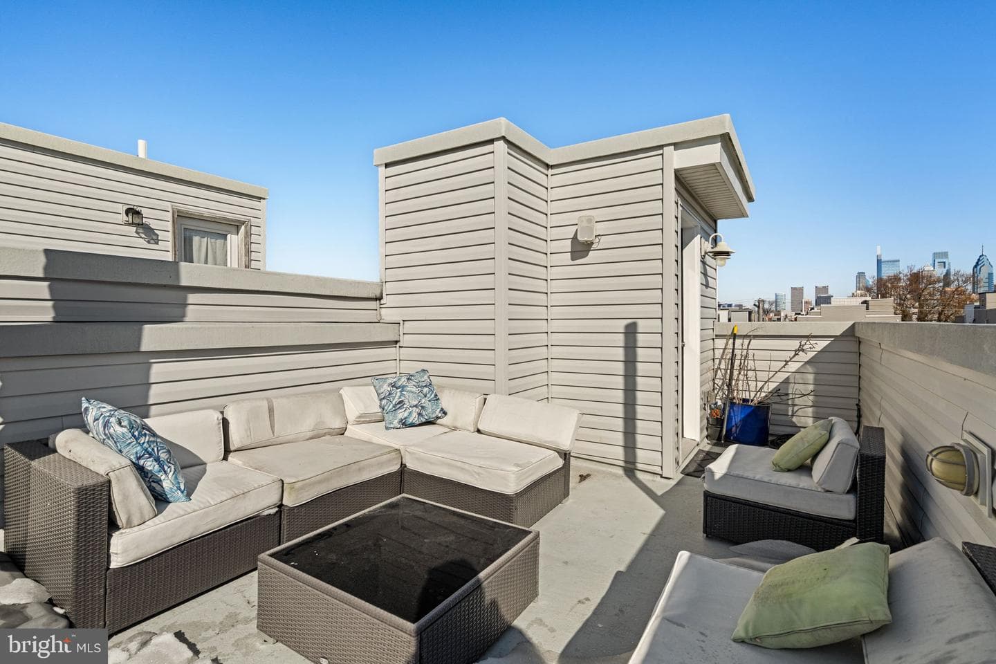 2051 Fernon Street photo 42