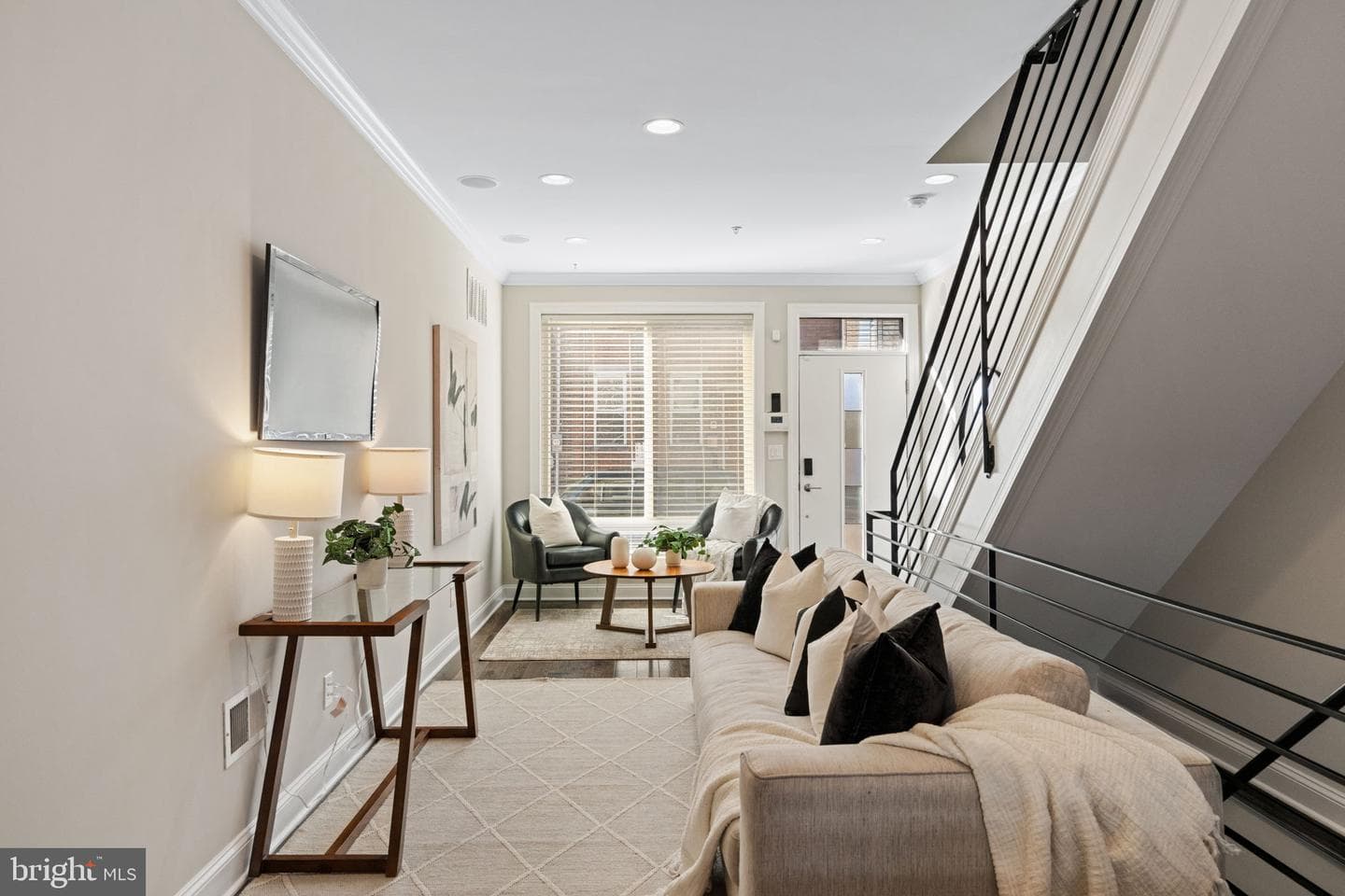 2051 Fernon Street photo 7