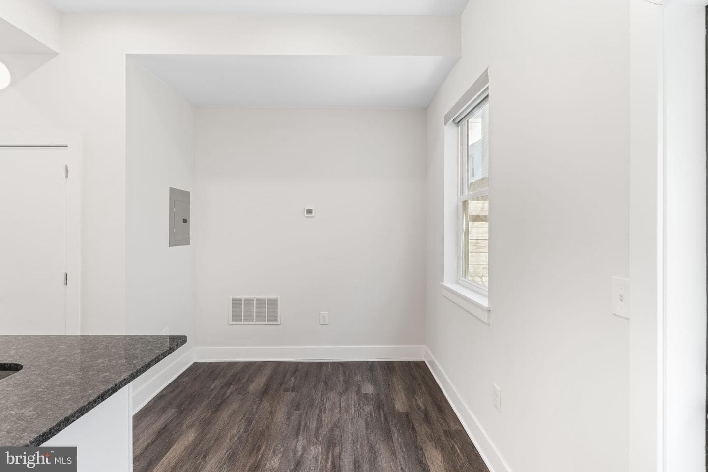1207 N Etting Street photo 8