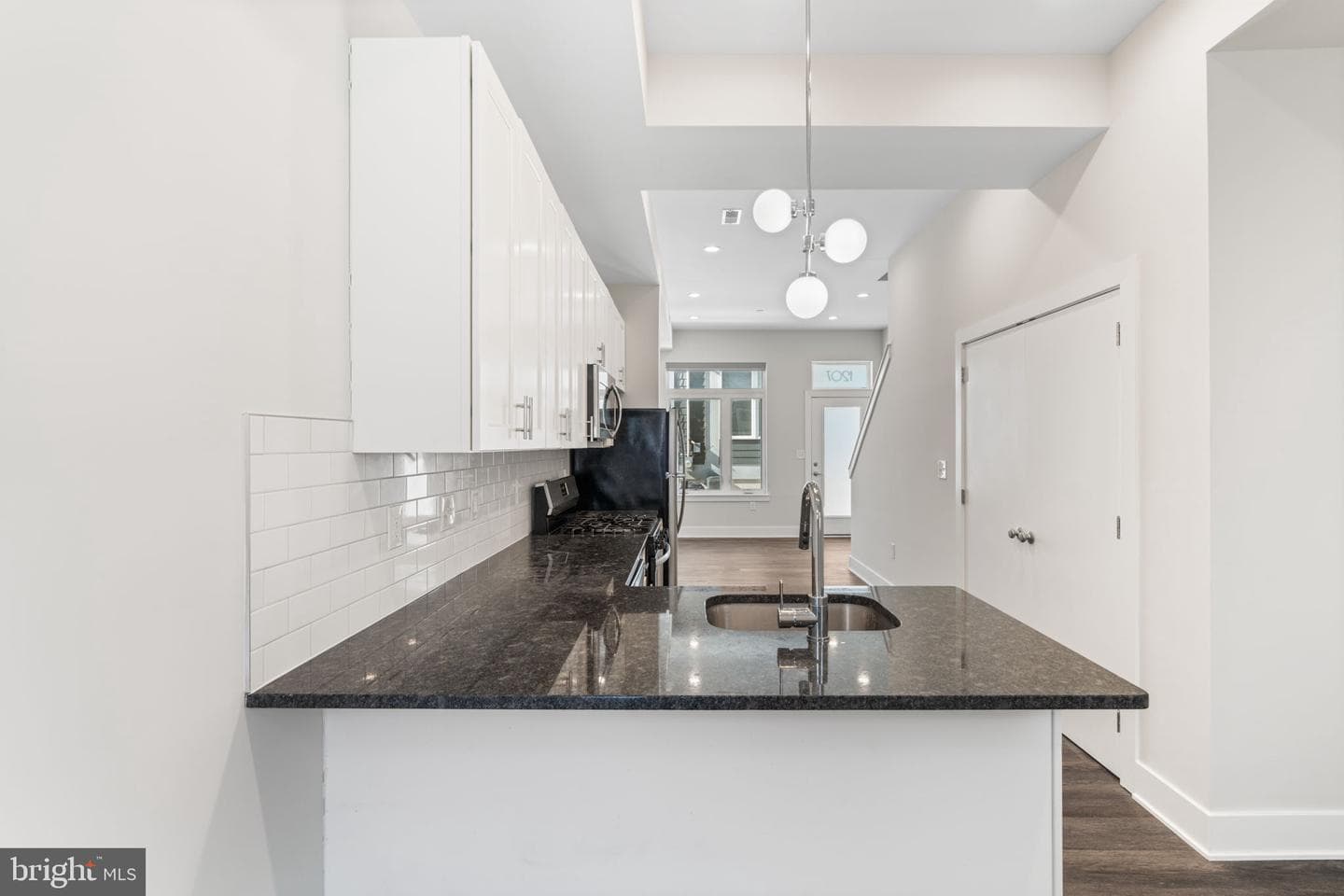 1207 N Etting Street photo 9