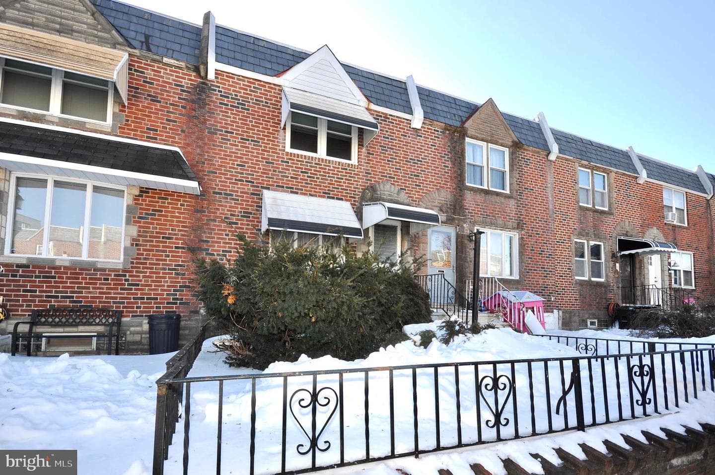 5343 Gillespie Street photo 2