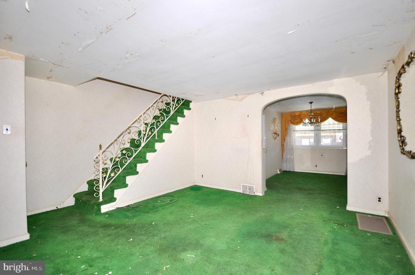 5343 Gillespie Street photo 4