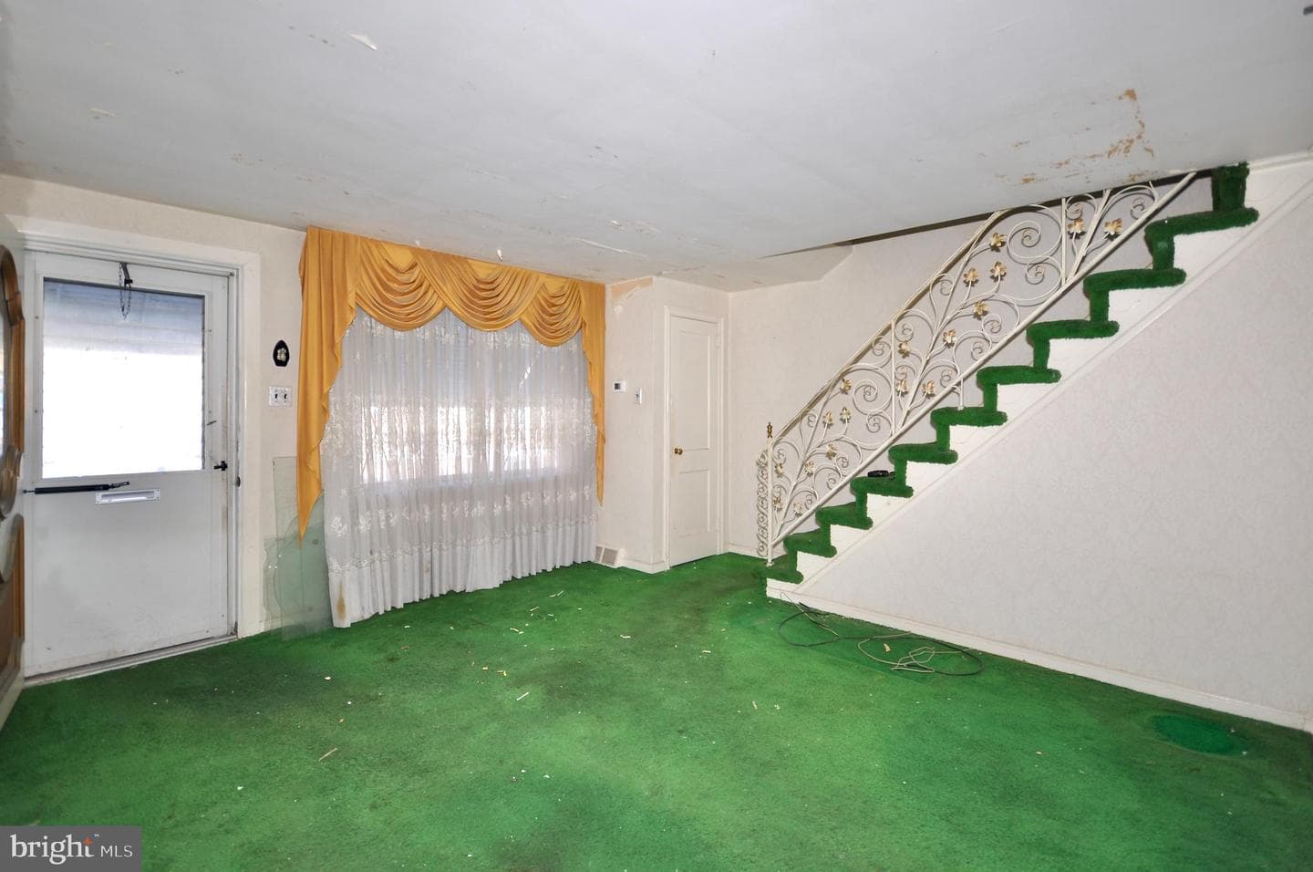 5343 Gillespie Street photo 5