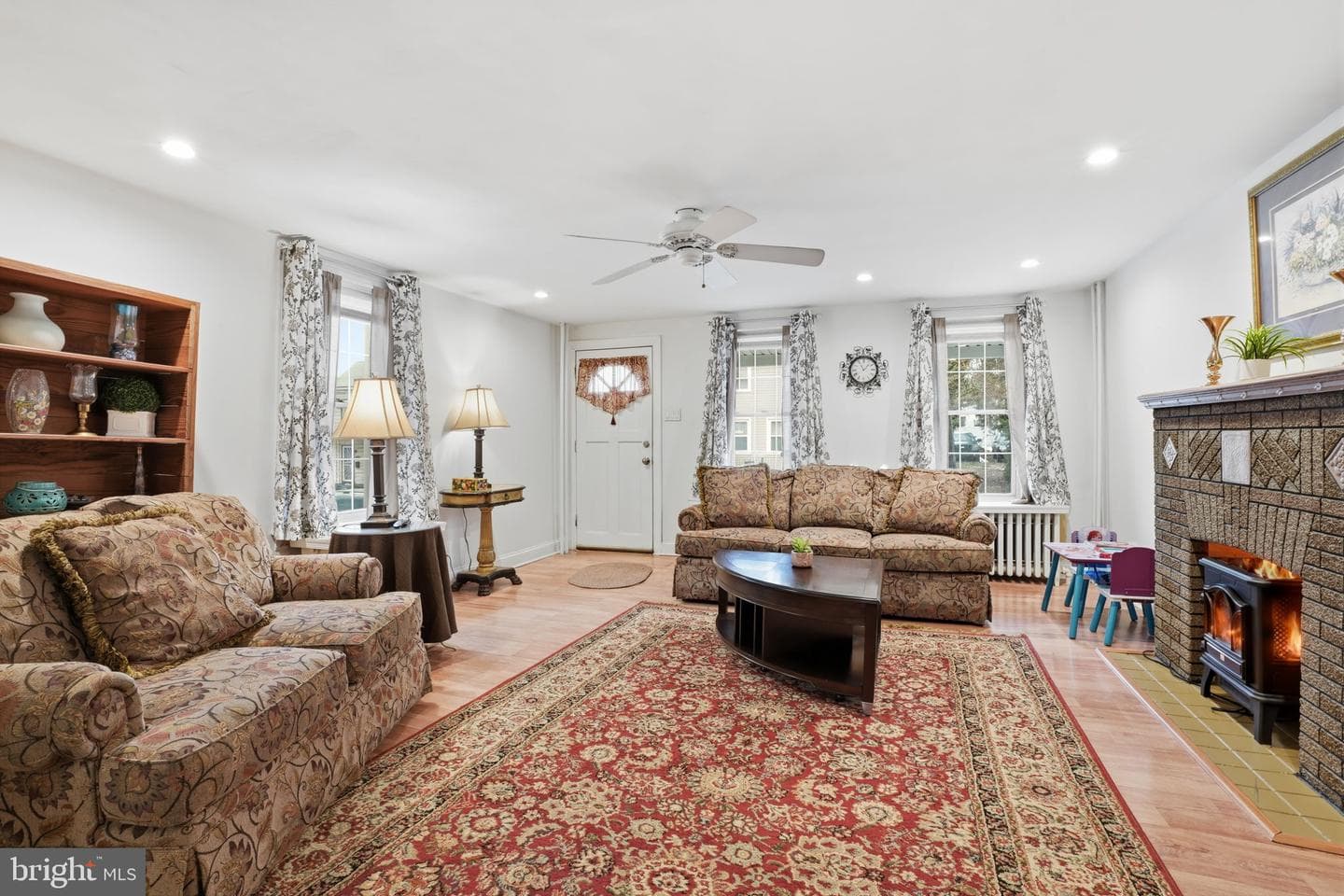 4135 Rhawn Street photo 4