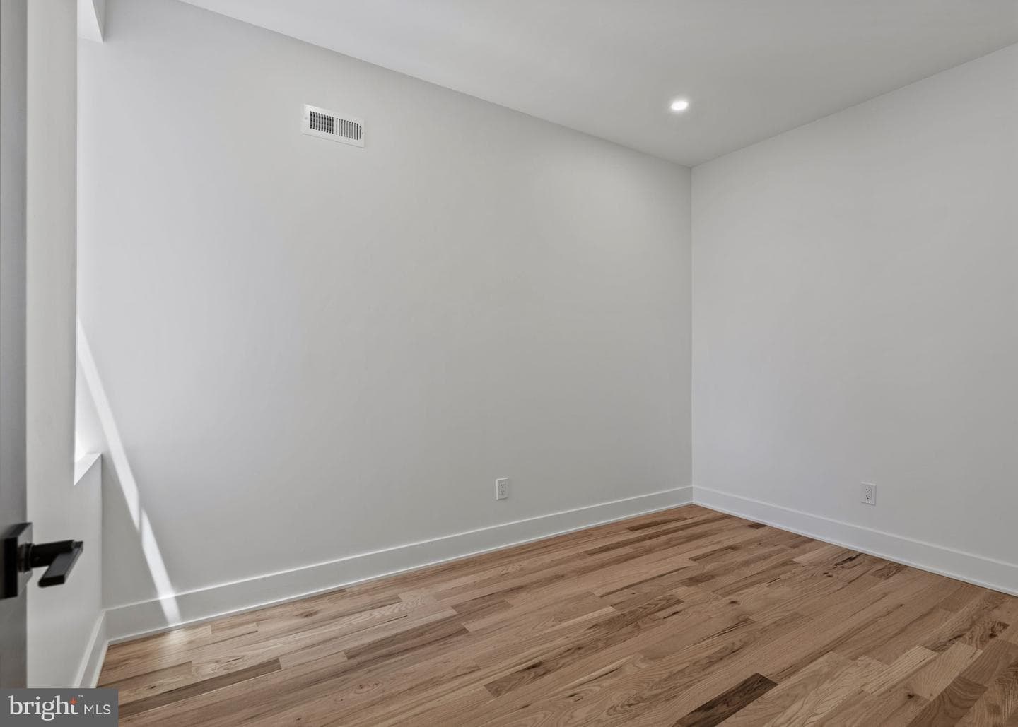 2942 Cecil B Moore Avenue photo 37