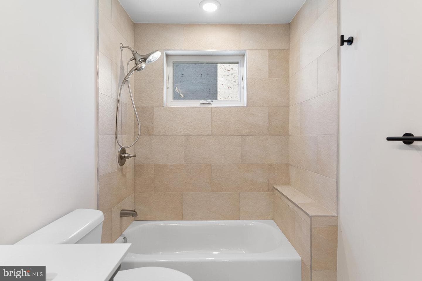 2845 W Diamond Street photo 28