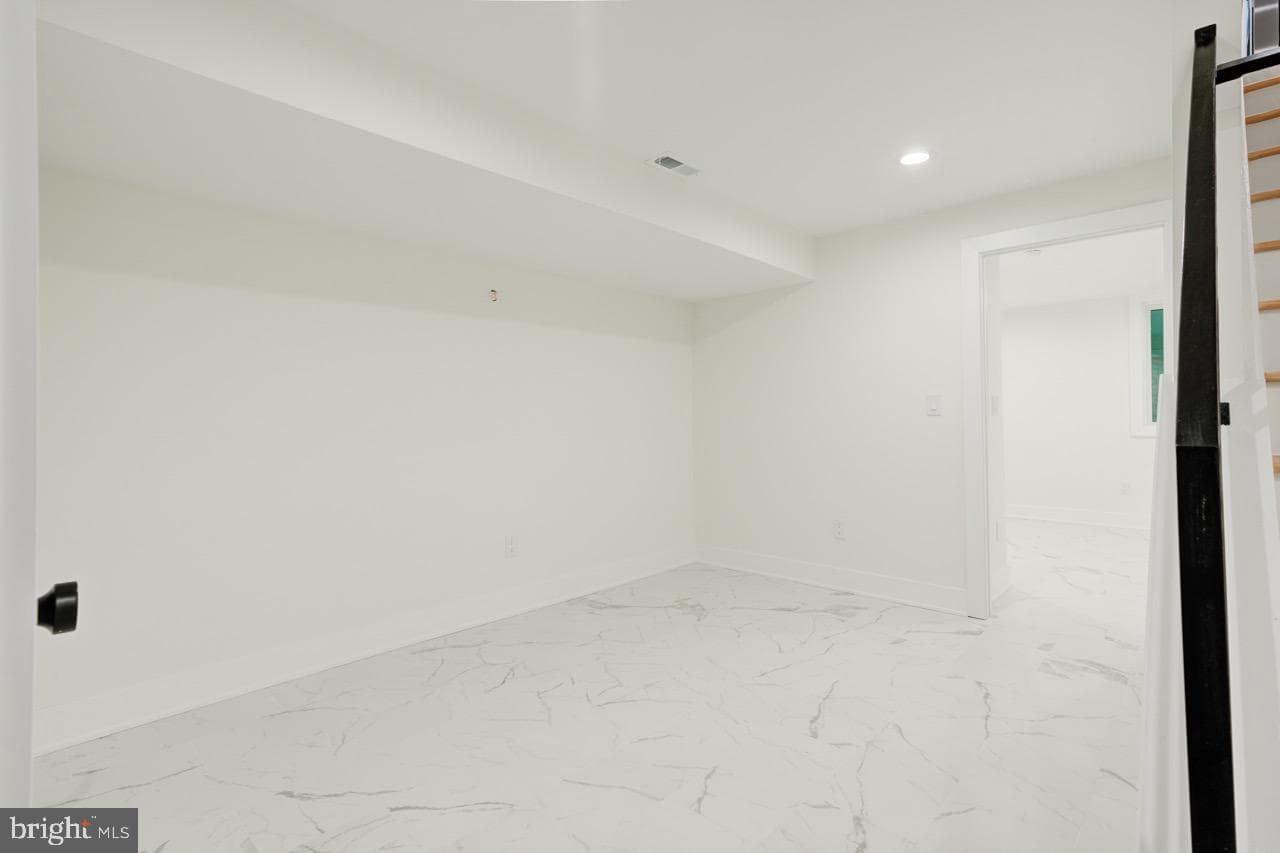 2622 E Harold Street photo 37