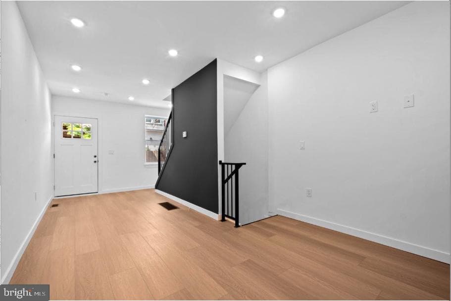 2215 N Mutter Street photo 7