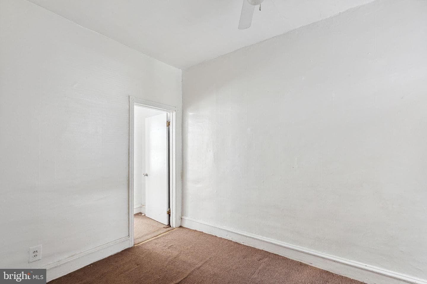 4466 N Gratz Street photo 5