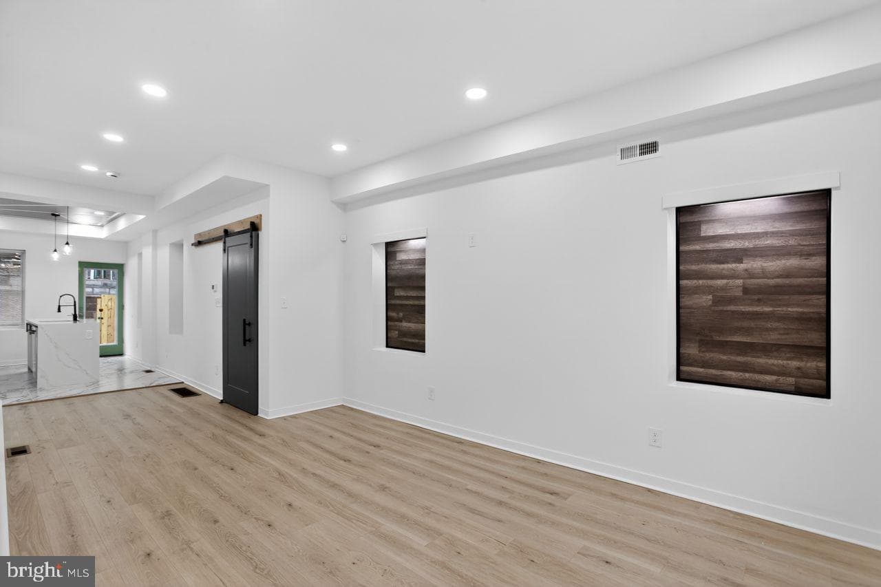 1610 N Dover Street photo 12