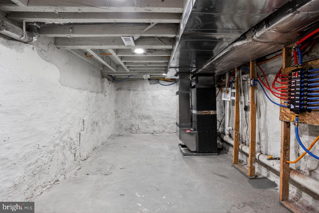 1610 N Dover Street photo 17