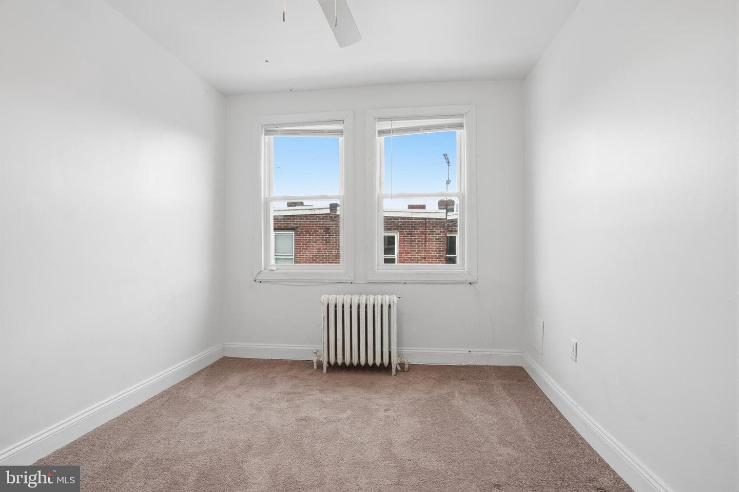 311 W Raymond Street photo 13