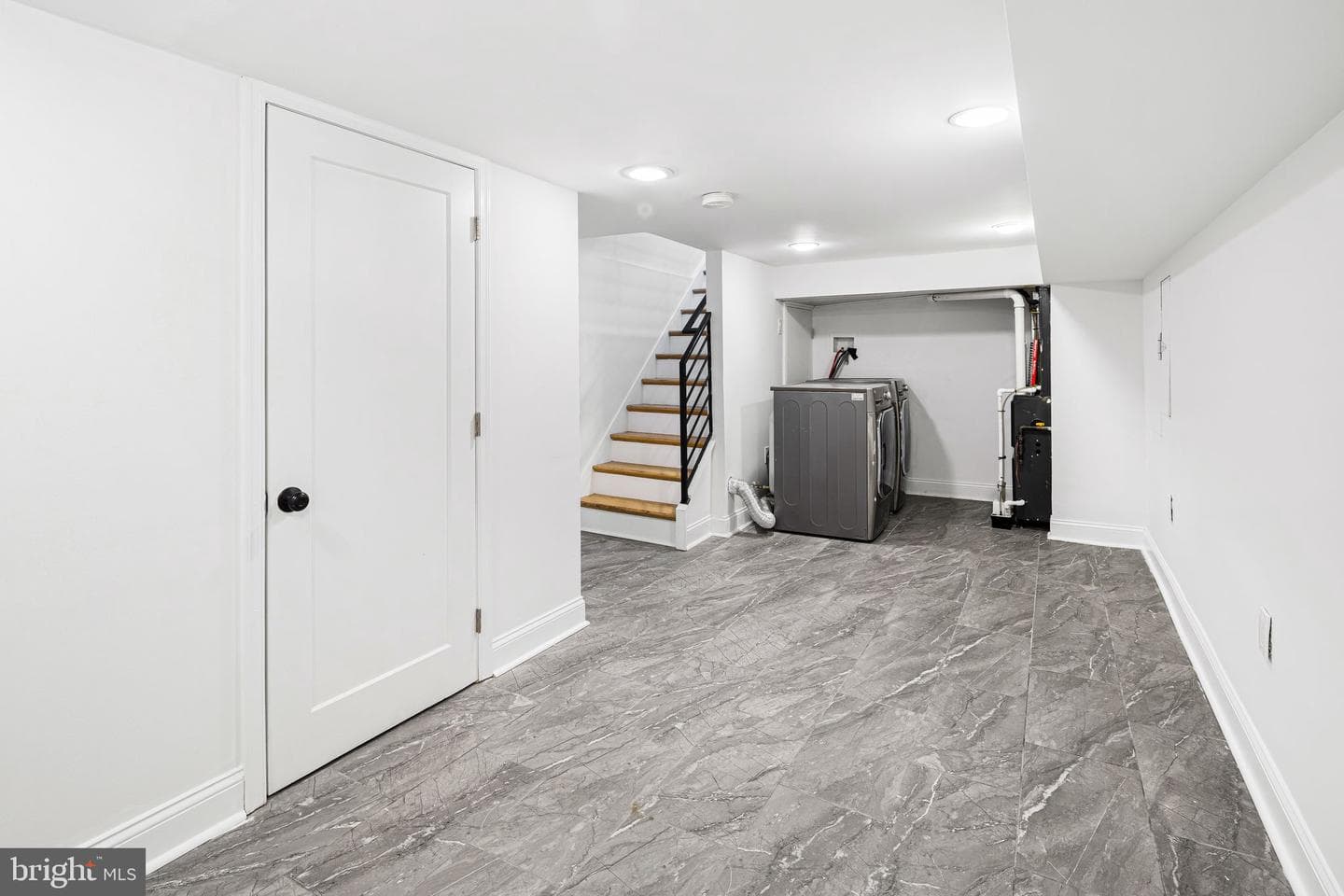 640 Emily Street photo 12