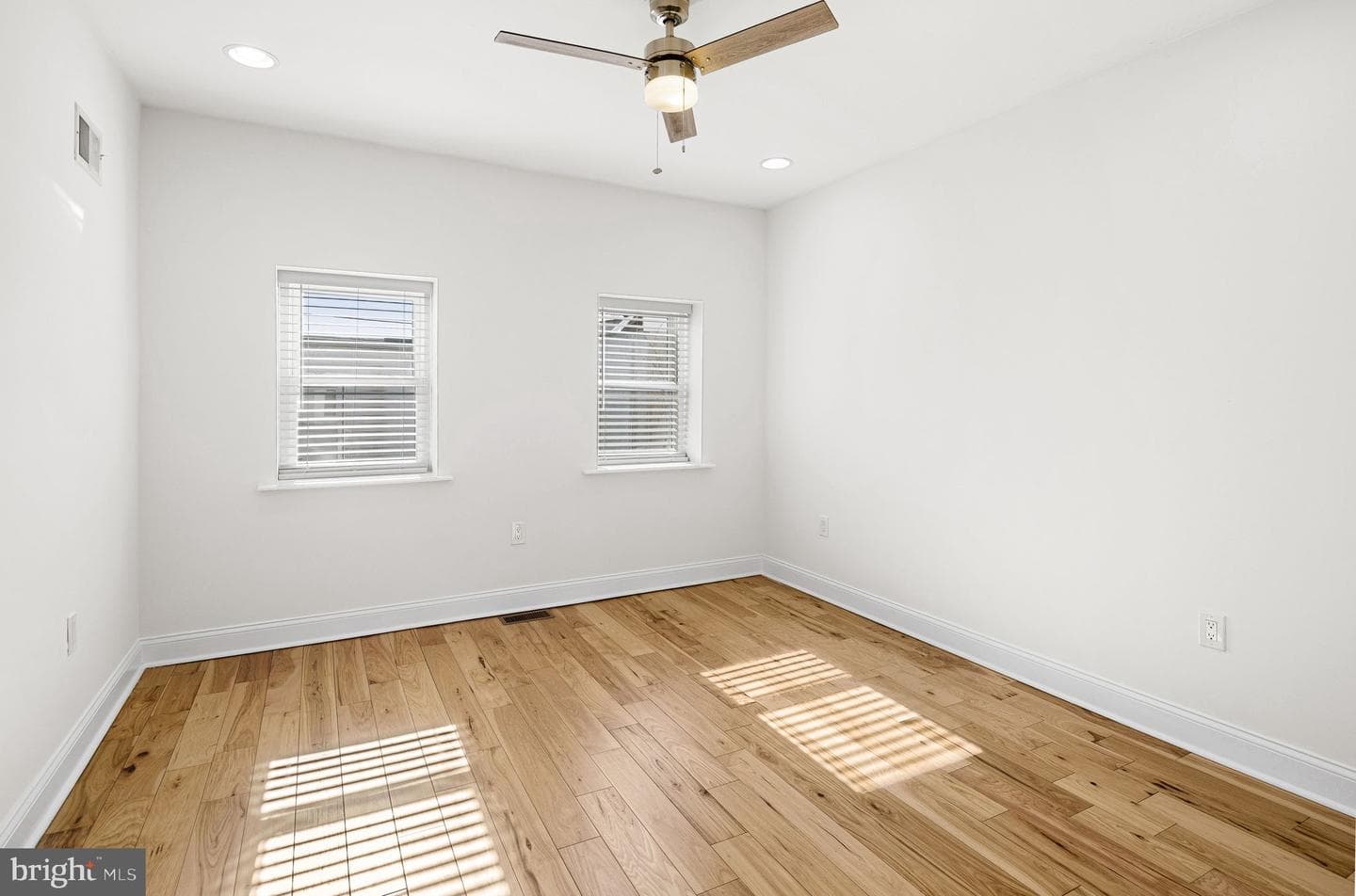 640 Emily Street photo 8
