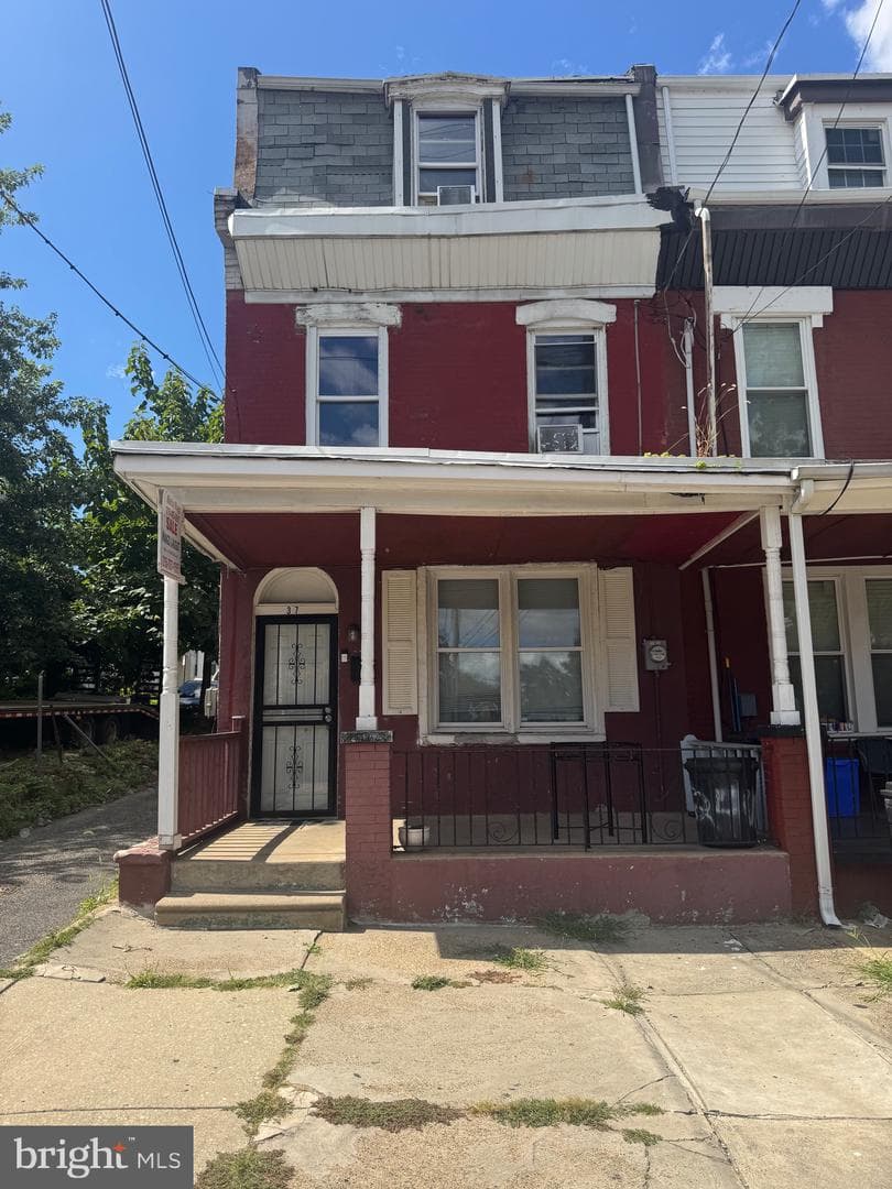 37 W Seymour Street