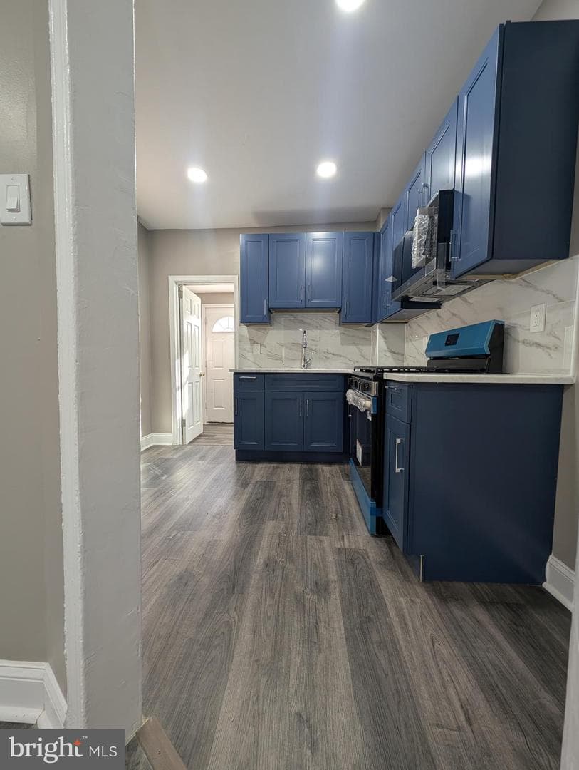3209 N American Street photo 9