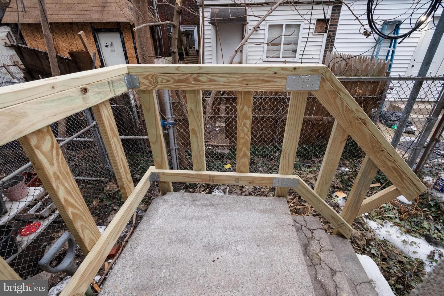 916 E Schiller Street photo 18