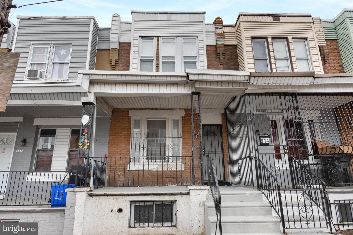 916 E Schiller Street photo 3