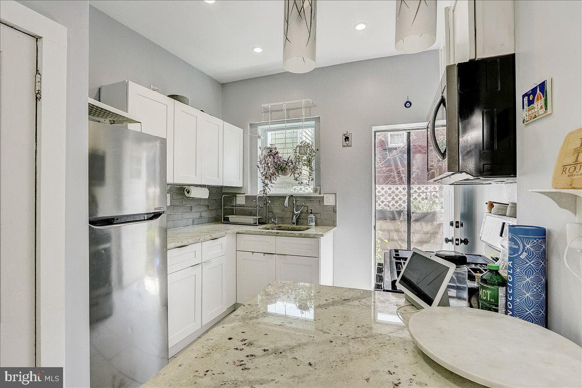 2223 N Gratz Street photo 10