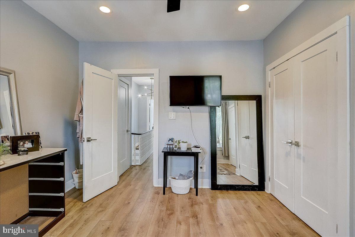 2223 N Gratz Street photo 16