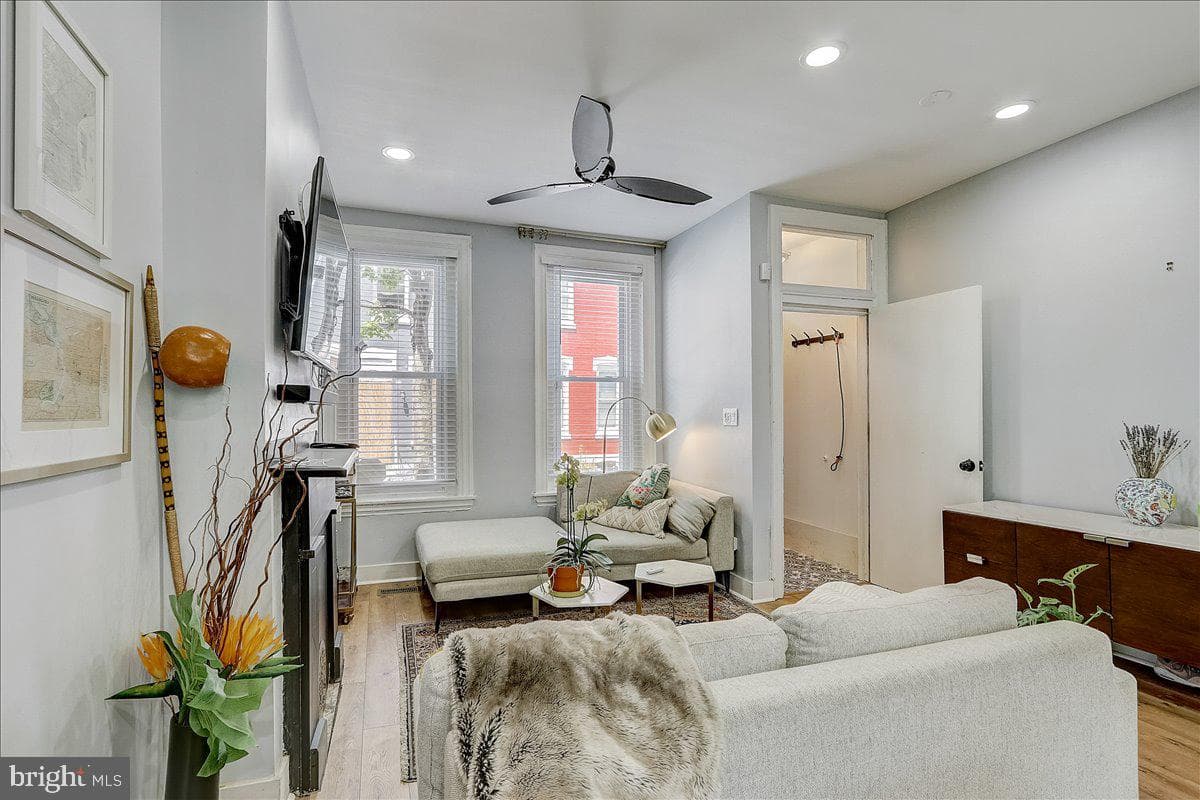 2223 N Gratz Street photo 2