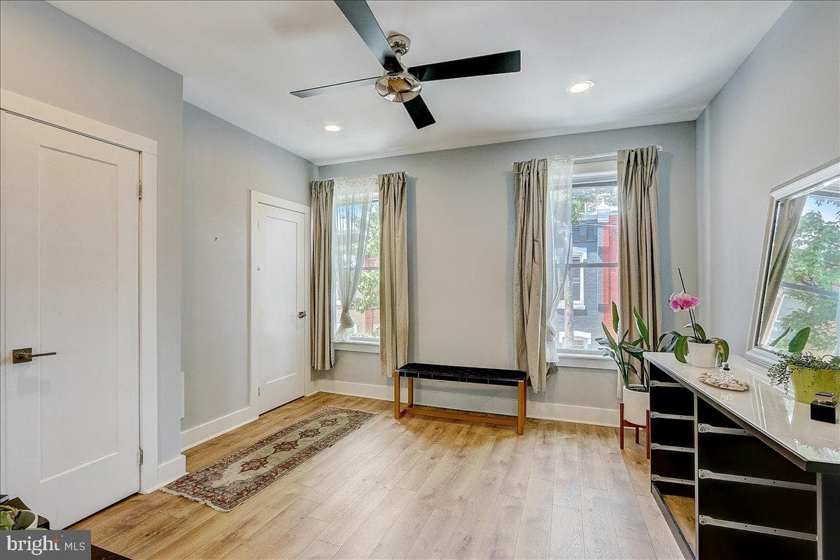 2223 N Gratz Street photo 24