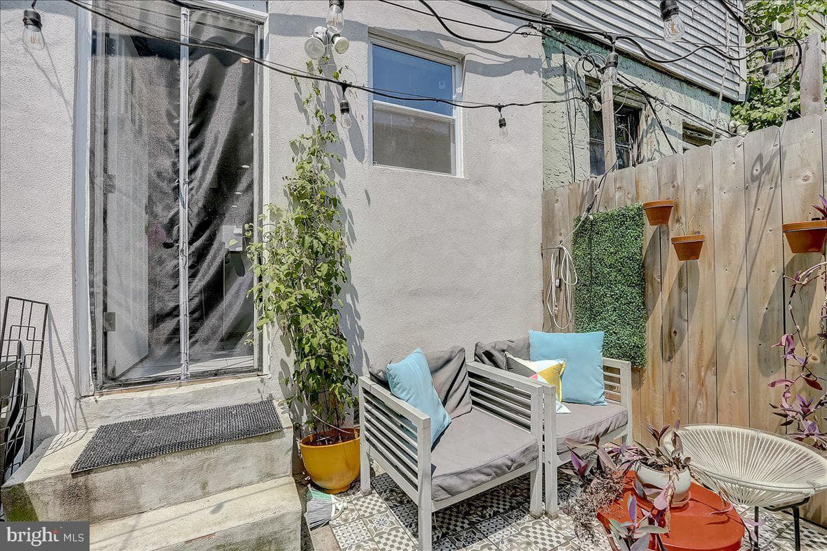2223 N Gratz Street photo 26