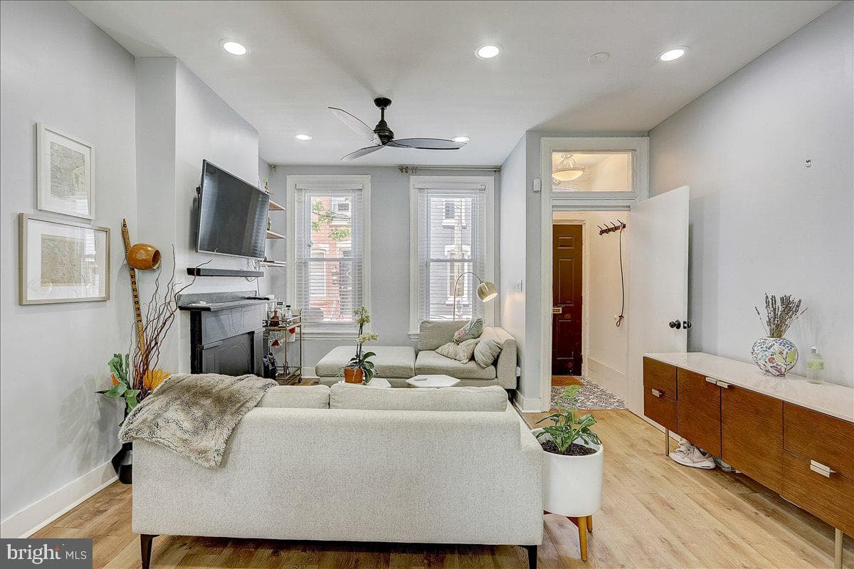 2223 N Gratz Street photo 5