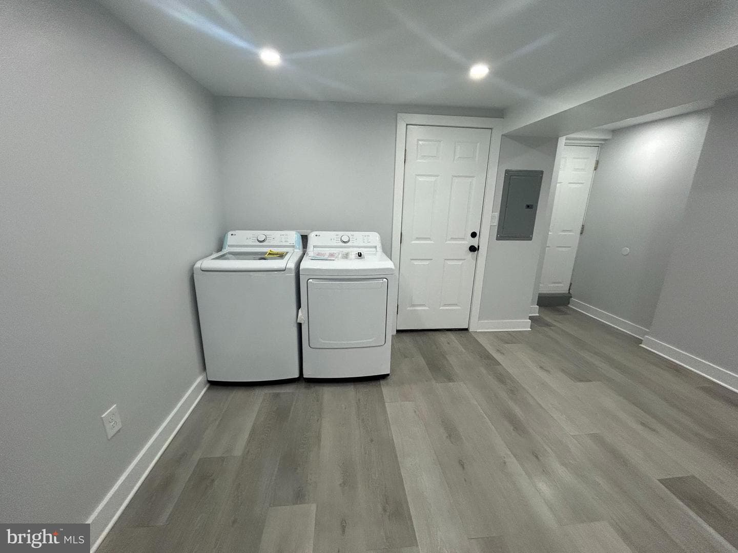 5652 W Berks Street photo 25