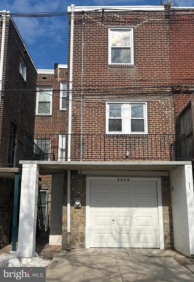 5652 W Berks Street photo 31