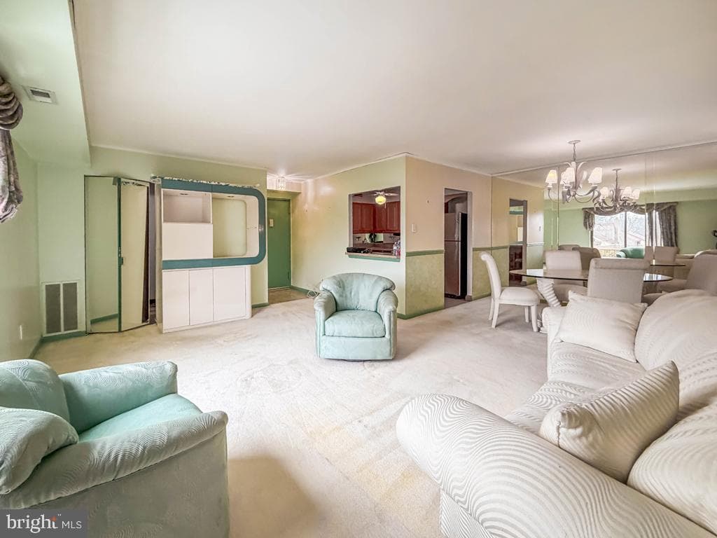 44303 Delaire Landing Road #303 photo 10
