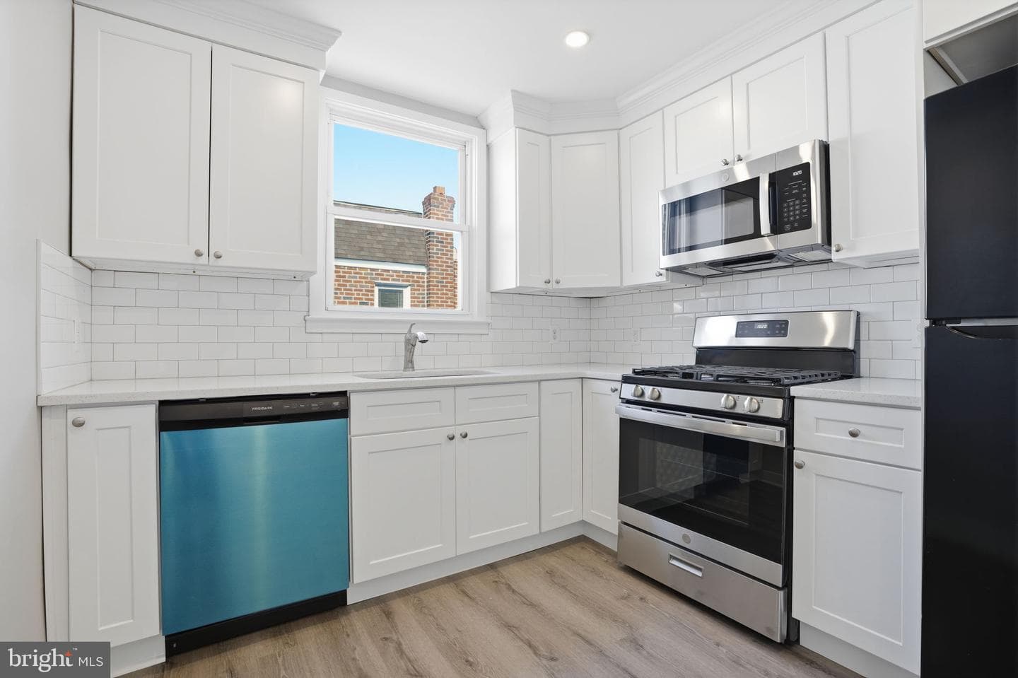 1621 Benson Street photo 8
