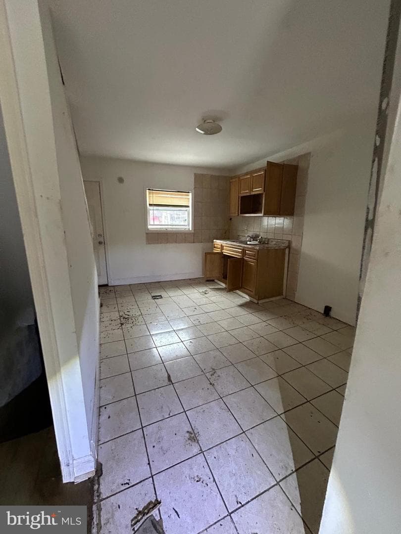 3323 Mutter Street photo 4