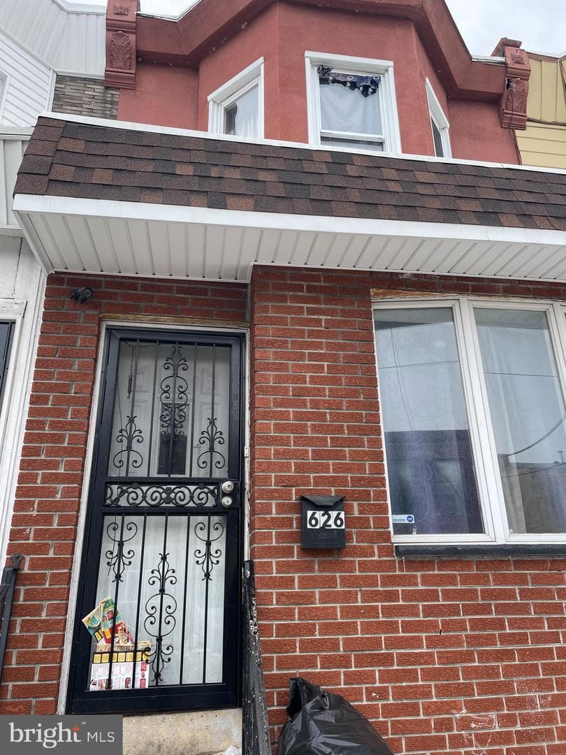 626 E Ontario Street photo 1
