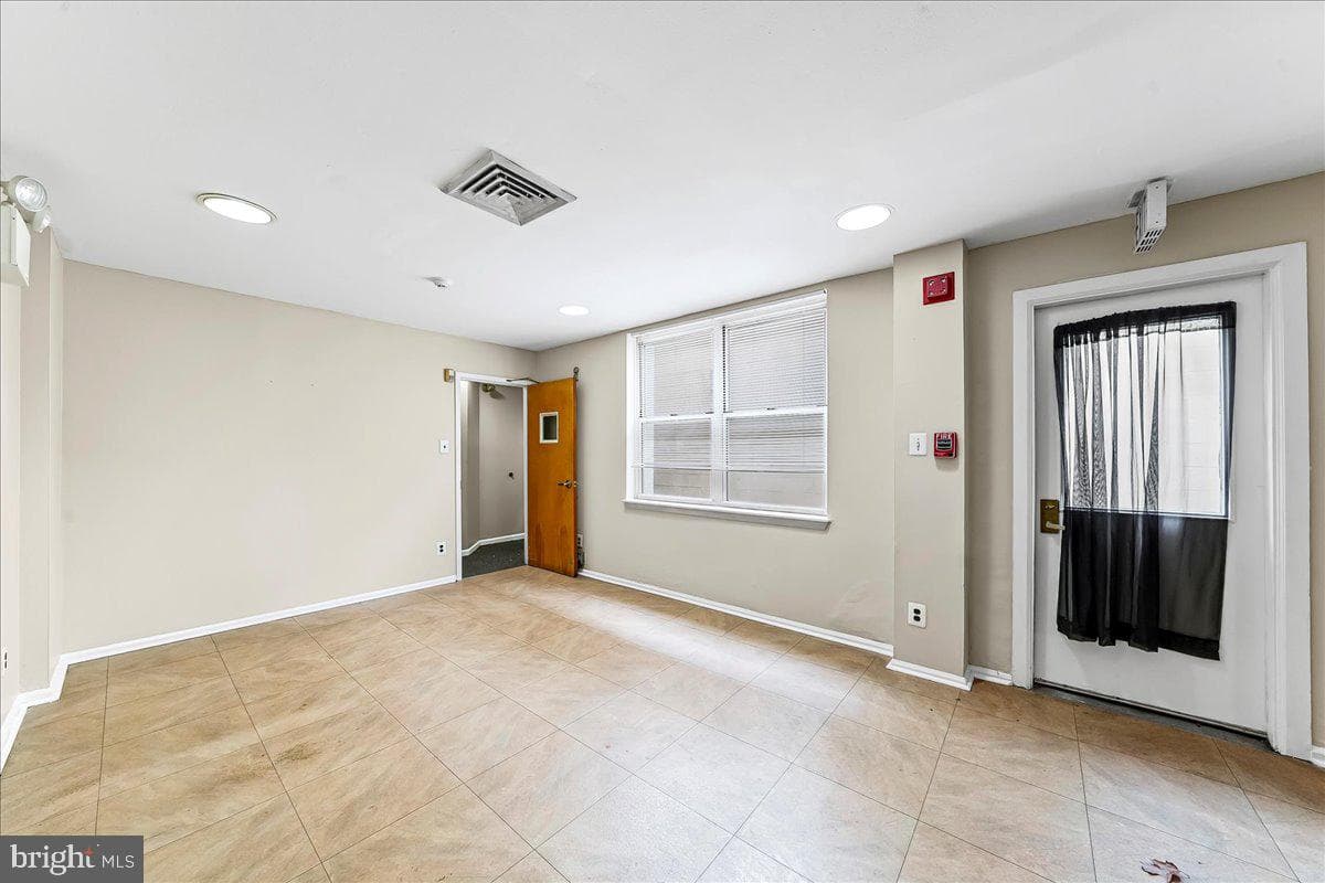 3361 Frankford Avenue photo 14