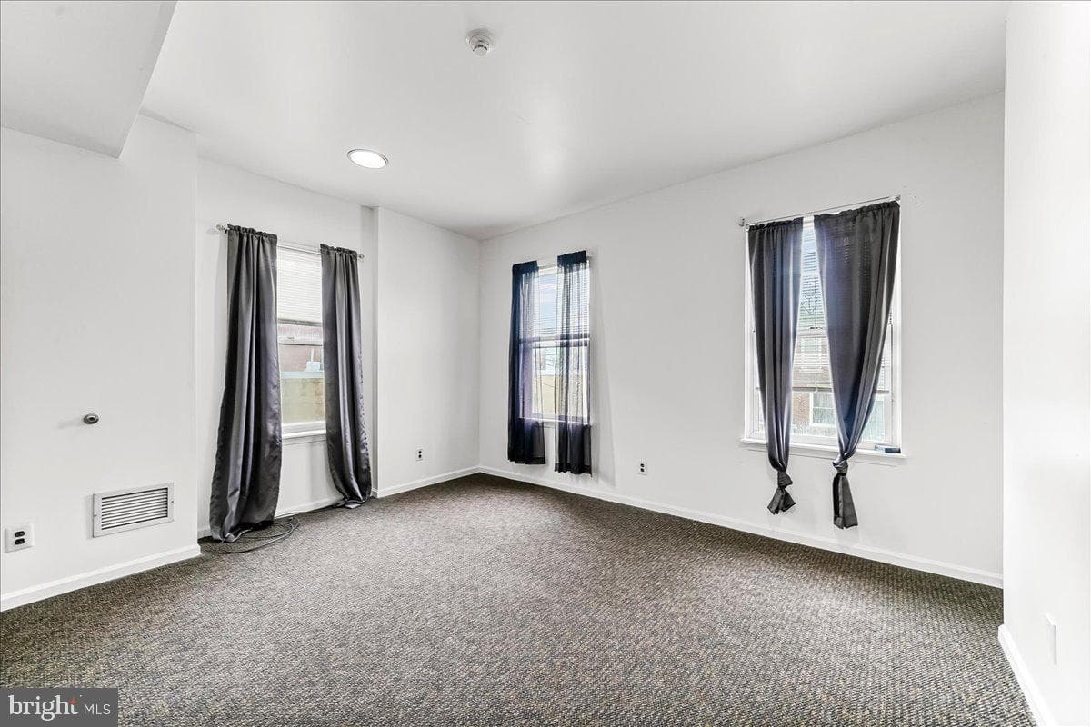 3361 Frankford Avenue photo 19