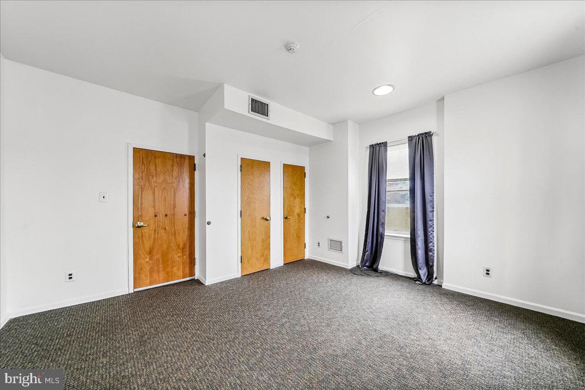 3361 Frankford Avenue photo 23