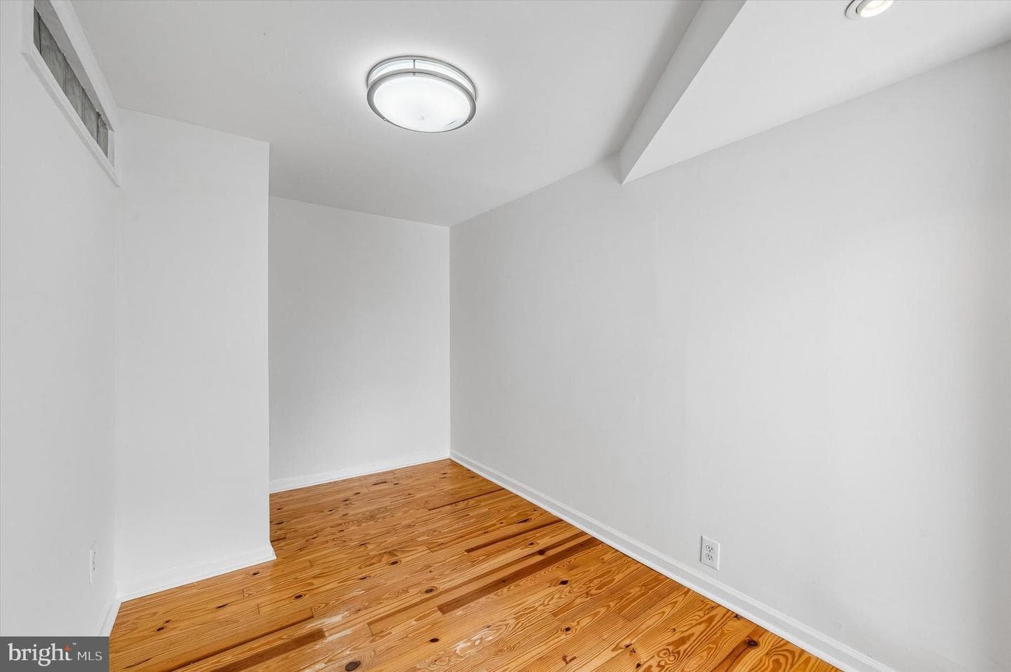 2042 E Huntingdon Street photo 19