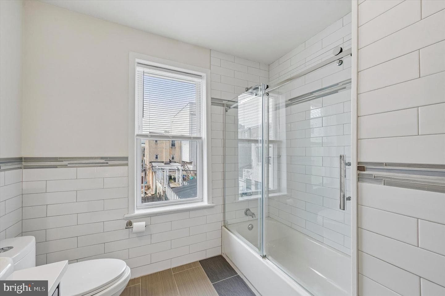 2042 E Huntingdon Street photo 23