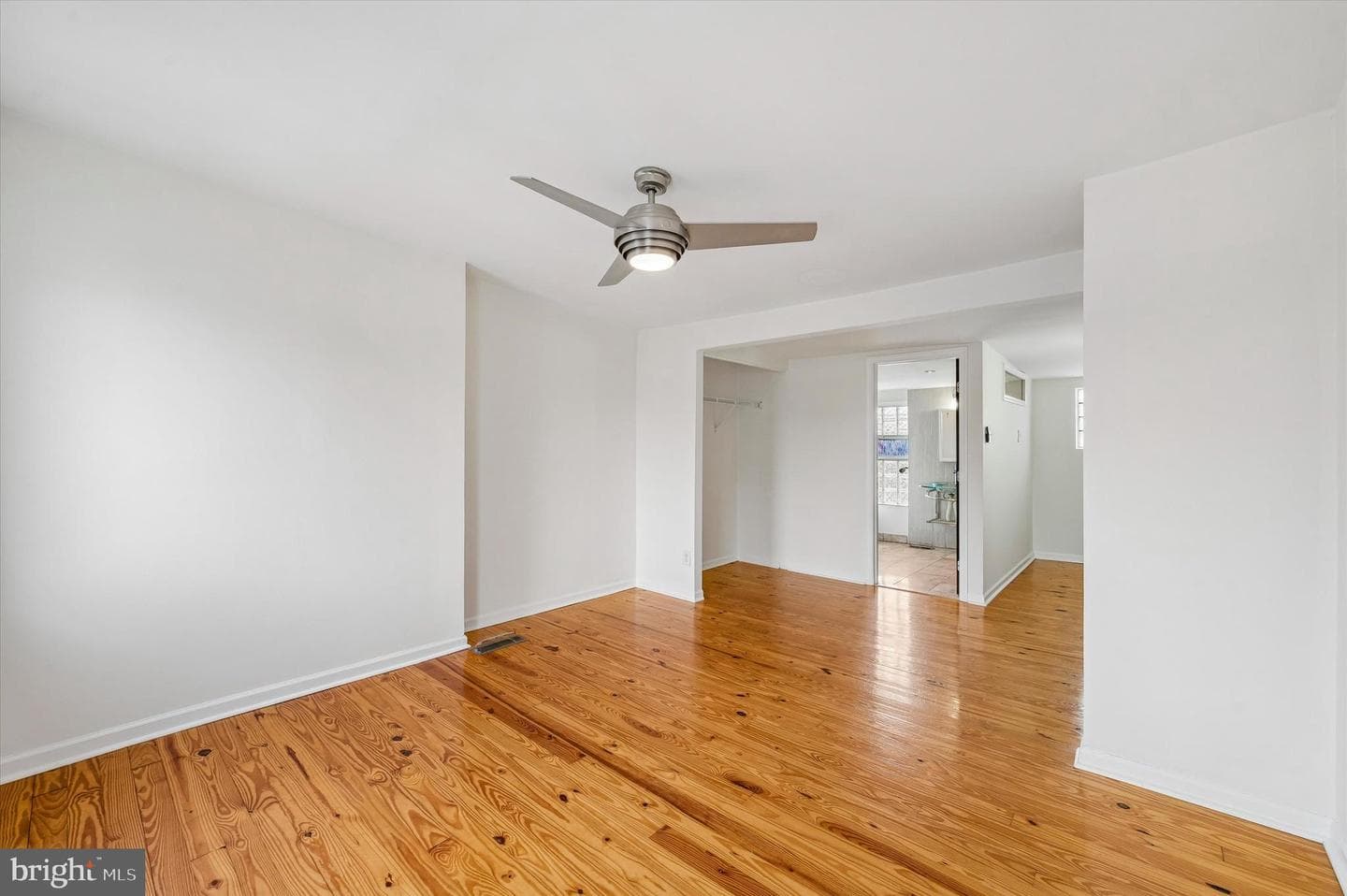 2042 E Huntingdon Street photo 27