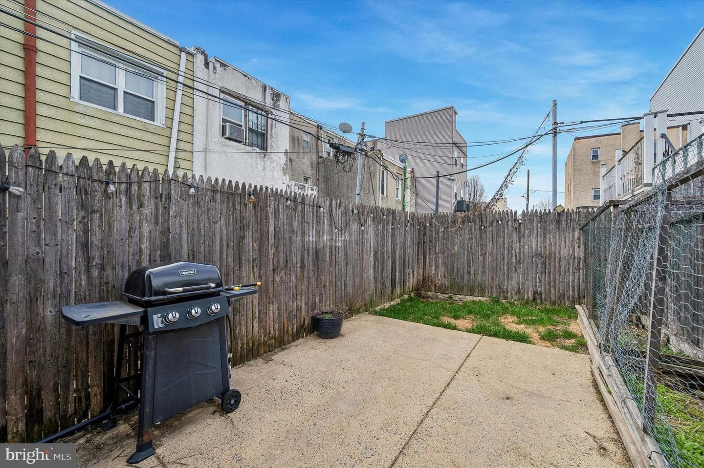 2042 E Huntingdon Street photo 33